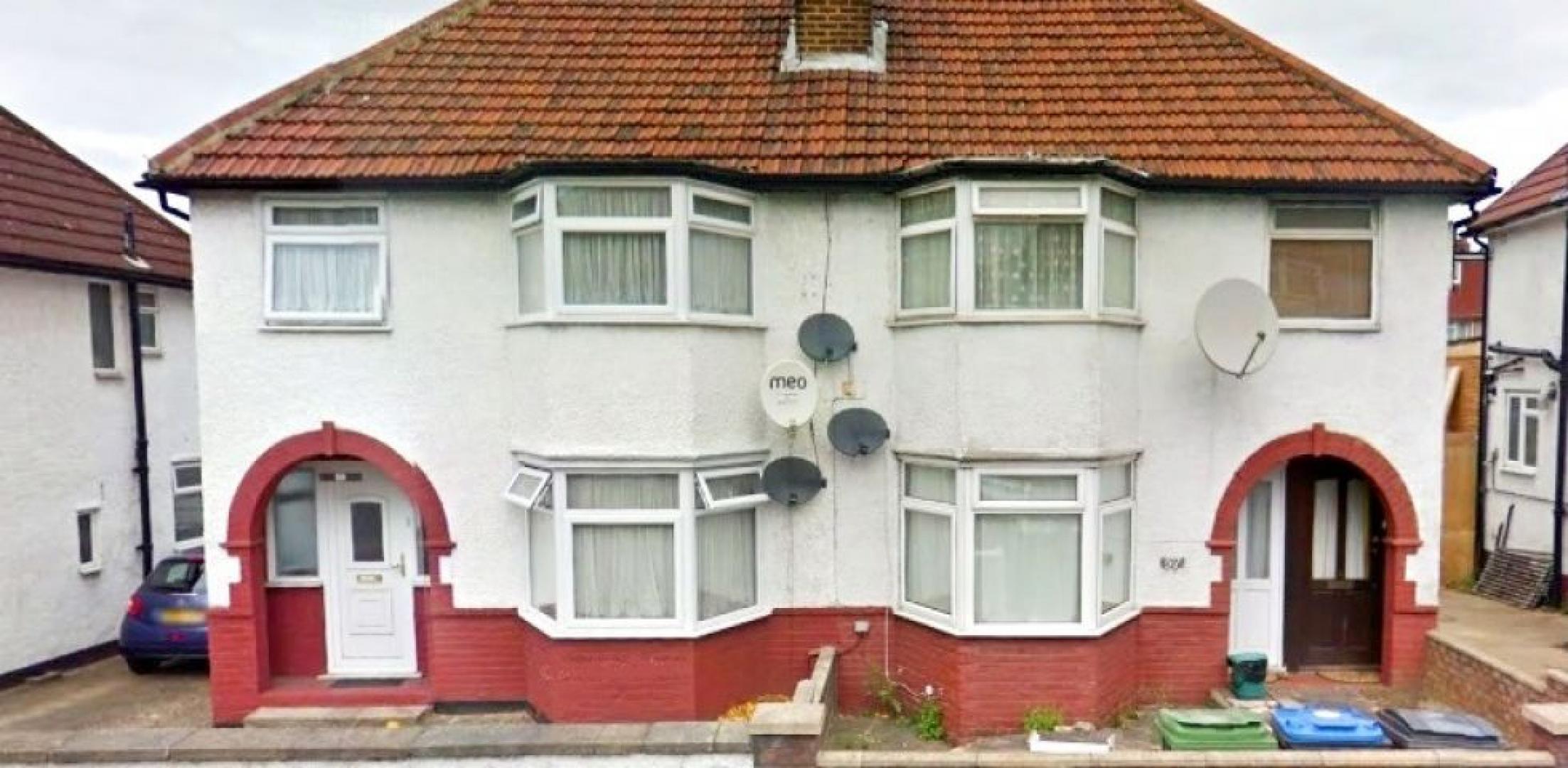 			UNDER OFFER , 4 Bedroom, 1 bath, 1 reception House			 Crest Road, DOLLIS HILL